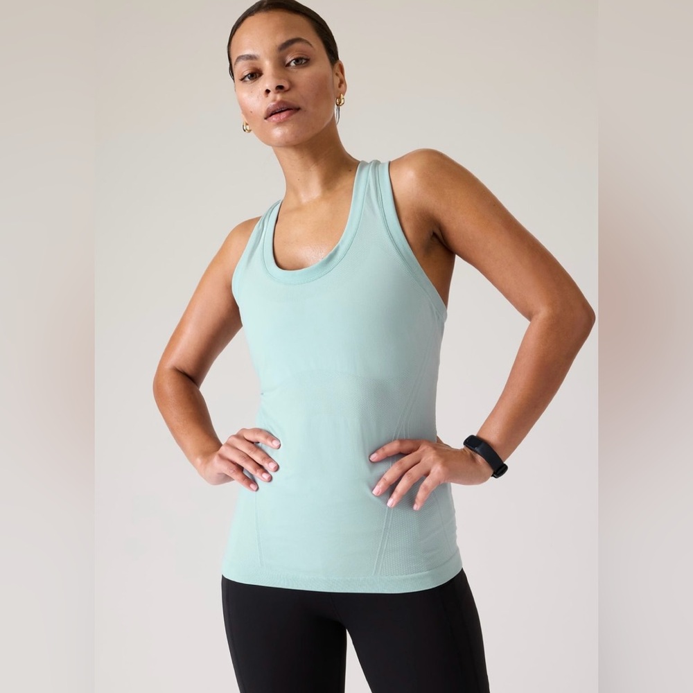 Athleta Momentum Tank Brand New
